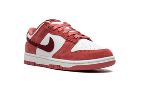 Nike SB Dunk Low Valentines Day (2024)